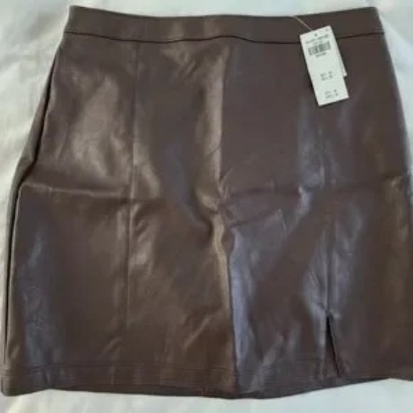 NWT Abercrombie Brown Vegan Leather Mini Skirt Medium - Picture 4 of 7